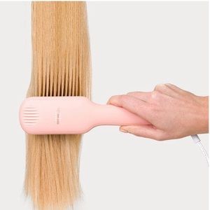 INSERT NAME HERE hair straighter